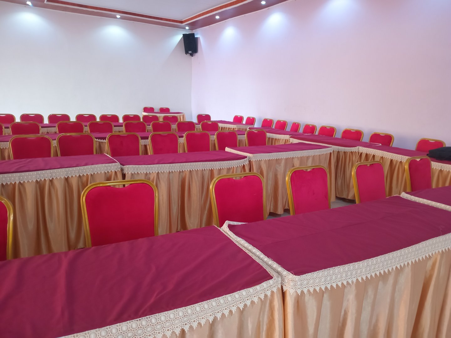 Chambre spacieuse à l'Hôtel Ruvubu